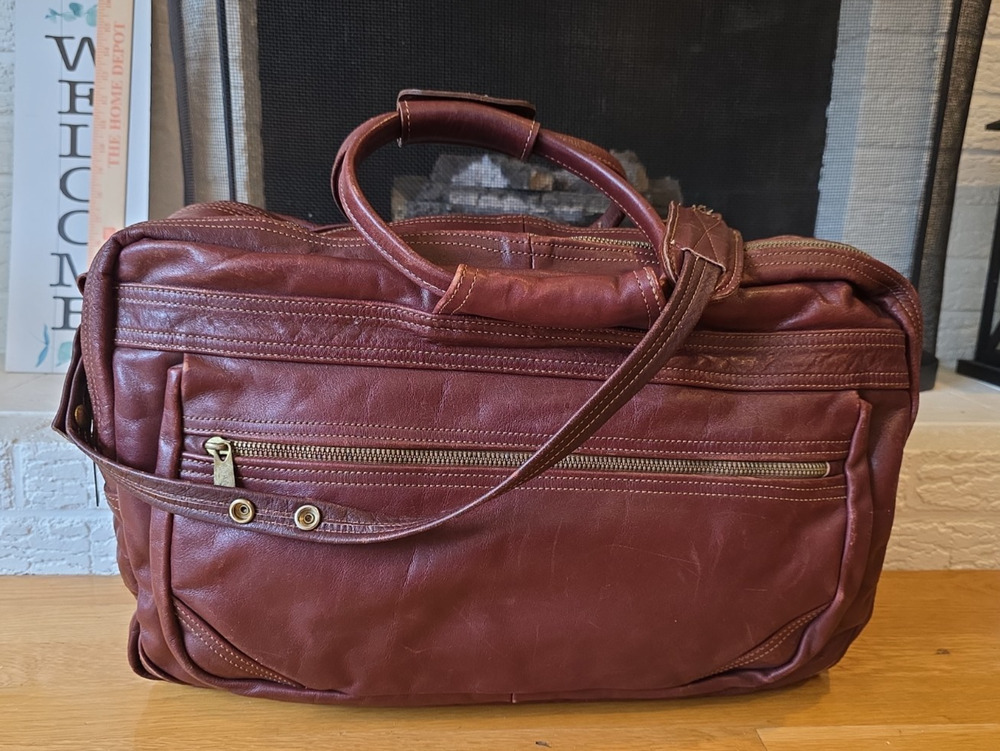 LL Bean Vtg Oxblood Leather Weekender Duffel Bag C&C Zippers Shoulder Strap